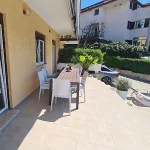  Apartment B&c -